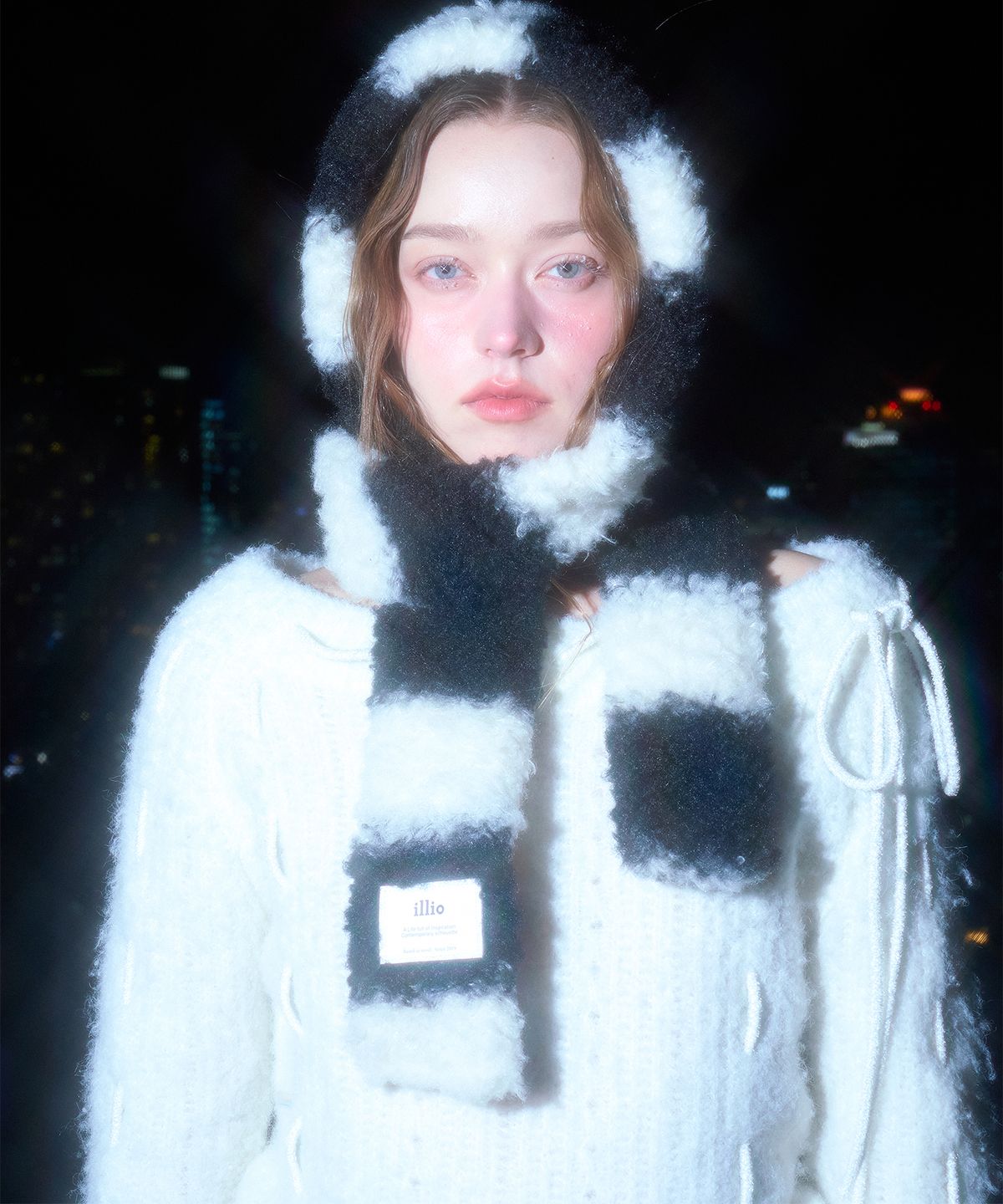 일리오(ILLIO) STRIPE FLUFFY MUFFLER