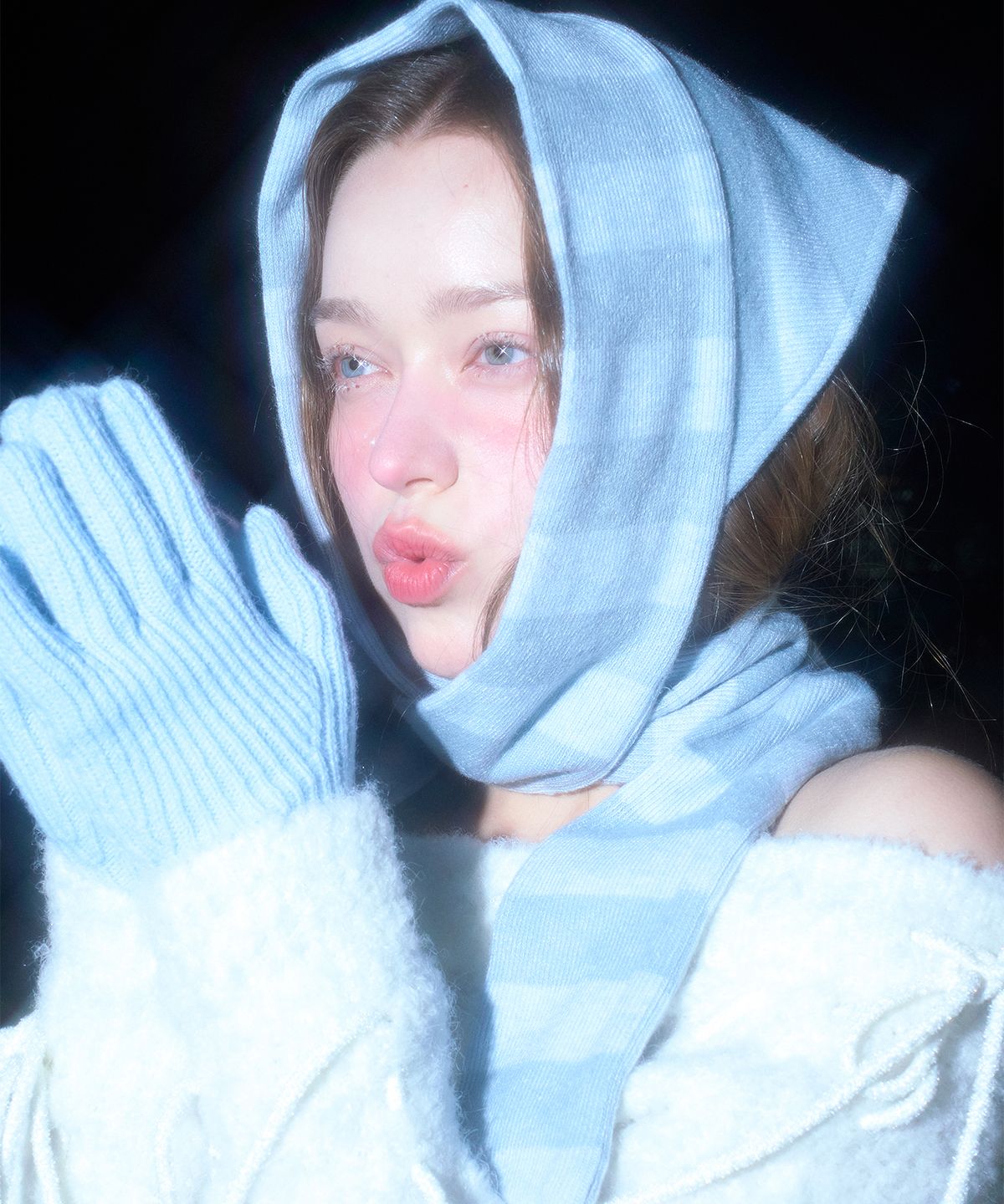 일리오(ILLIO) DUSTY BLUE STRIPE KERCHIEF MUFFLER