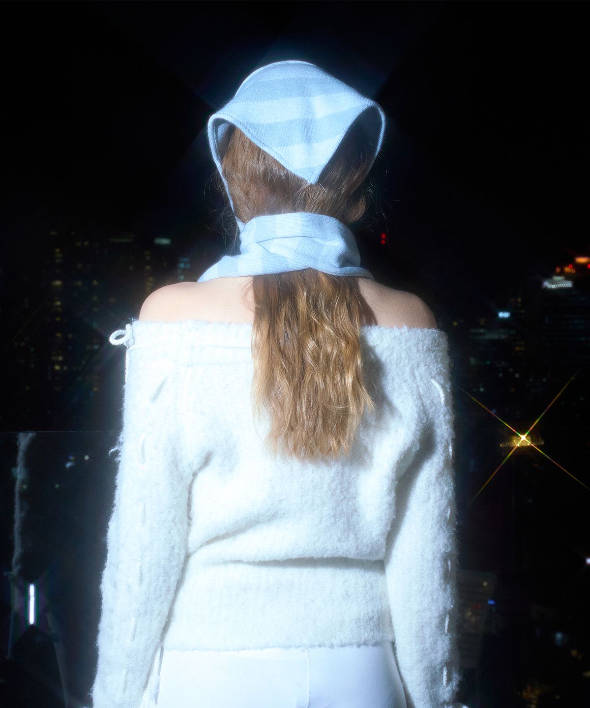 일리오(ILLIO) DUSTY BLUE STRIPE KERCHIEF MUFFLER