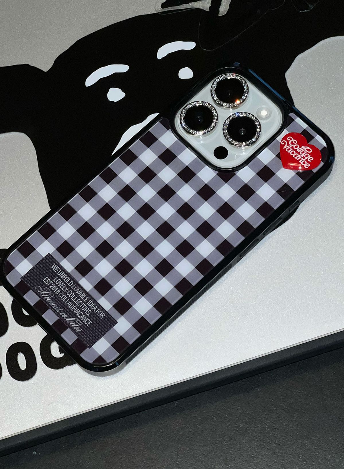 꼴라주바캉스(COLLAGEVACANCE) Heart Logo Pendant Glass Bumper Case - Black_Classic Type (폰케이스)