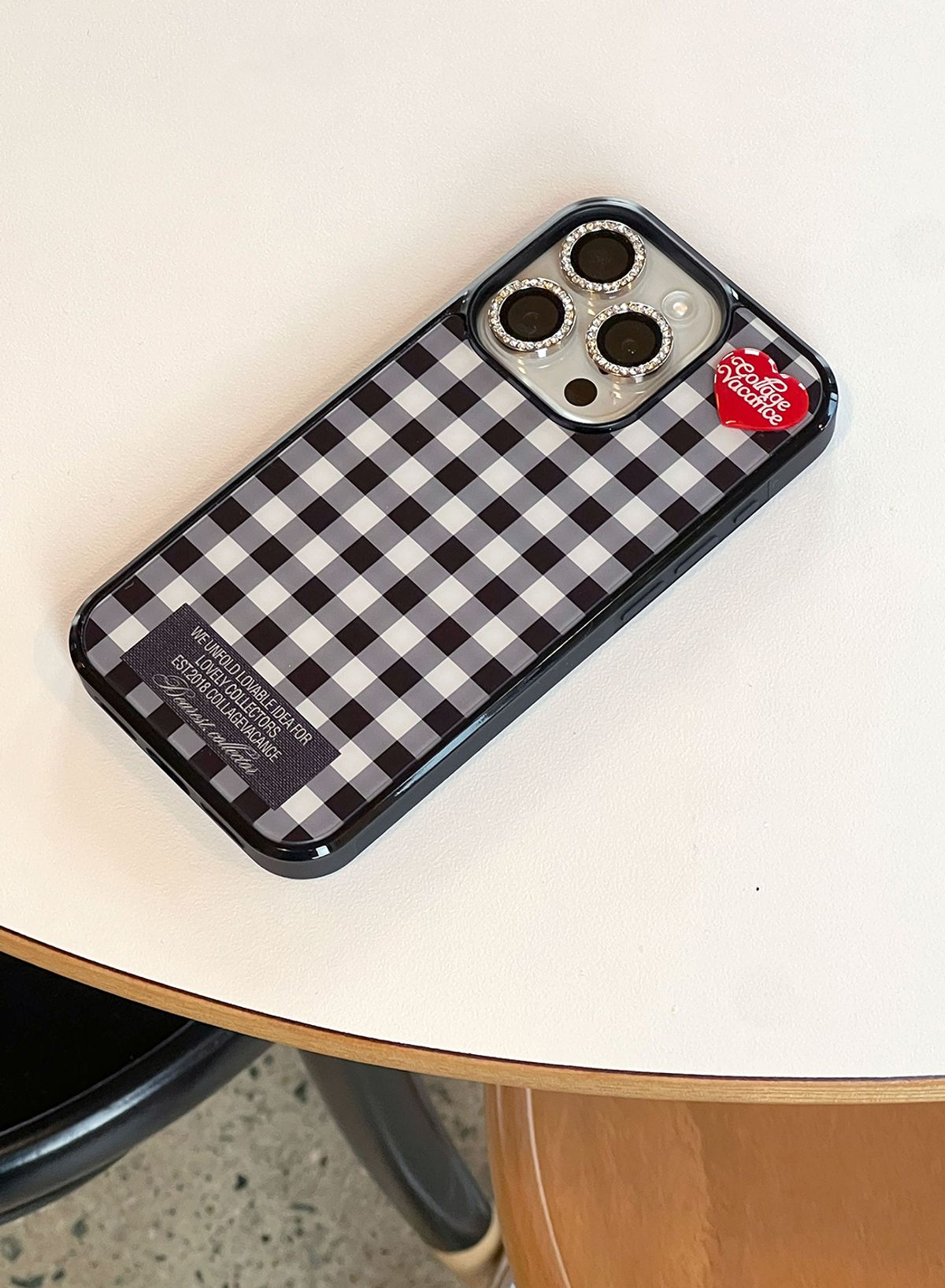 꼴라주바캉스(COLLAGEVACANCE) Heart Logo Pendant Glass Bumper Case - Black_Classic Type (폰케이스)