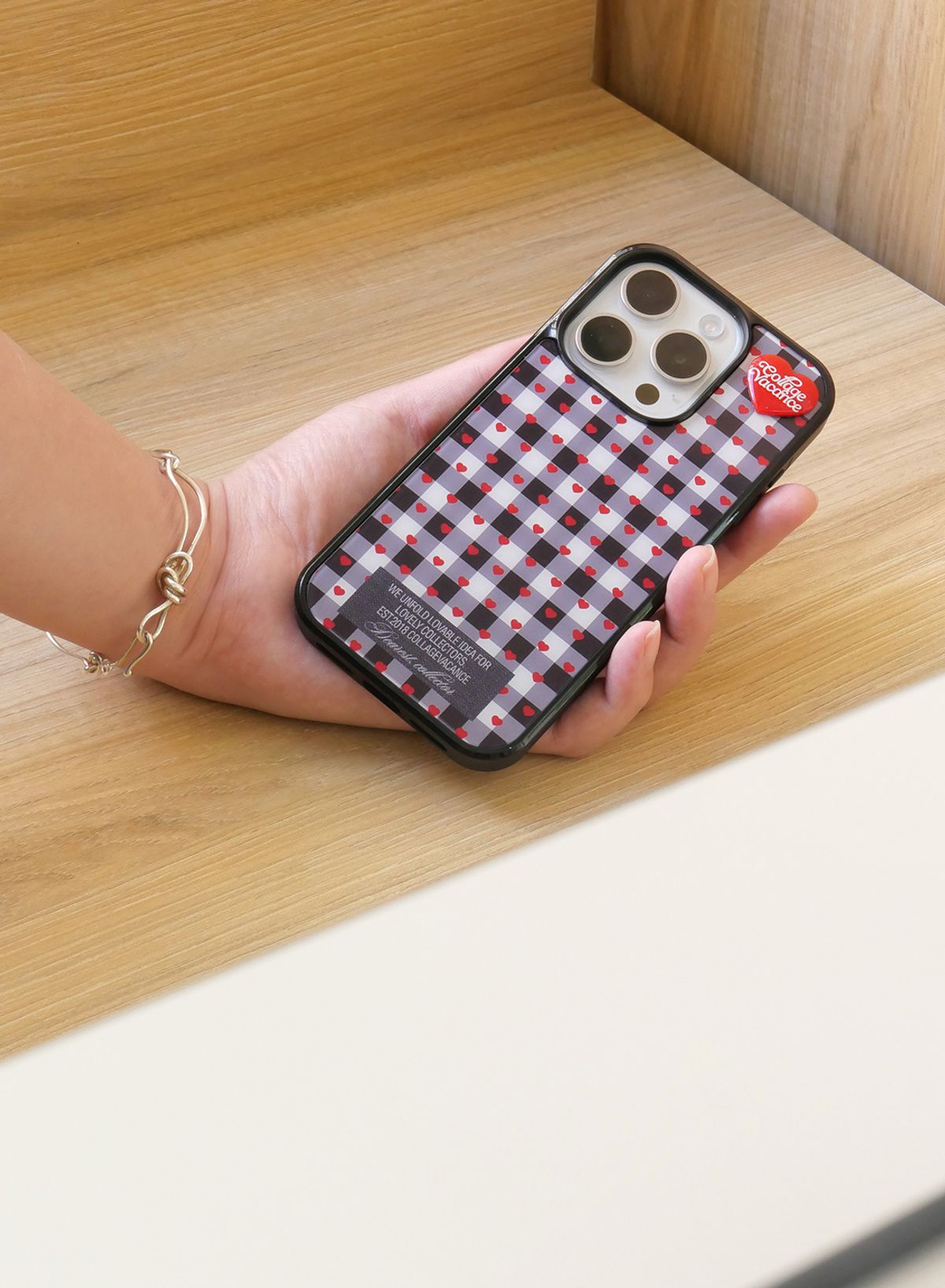 꼴라주바캉스(COLLAGEVACANCE) Heart Logo Pendant Glass Bumper Case - Black_Heart Type (폰케이스)