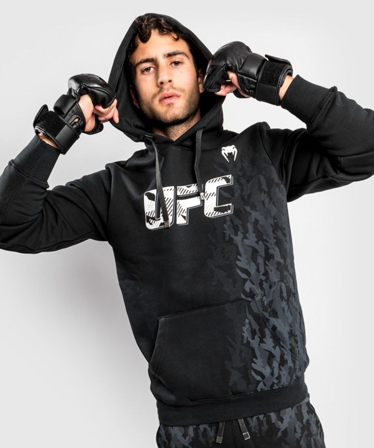 유에프씨 베넘(UFC VENUM) UFC 어쎈틱 파이트 위크 풀오버 후드티