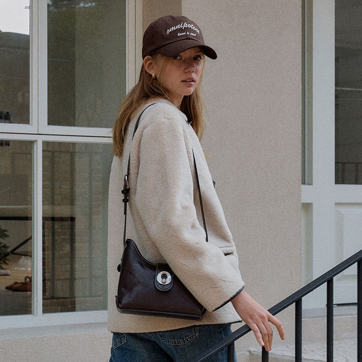 옴니포턴트(OMNIPOTENT) momentum tote bag(small) _Vintage brown