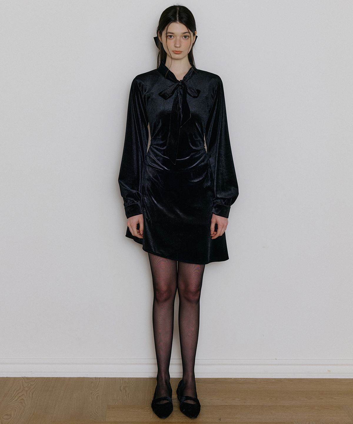 리올그(REORG) WIR DRAPE FLARE RIBBON VELVET MINI OPS BLACK