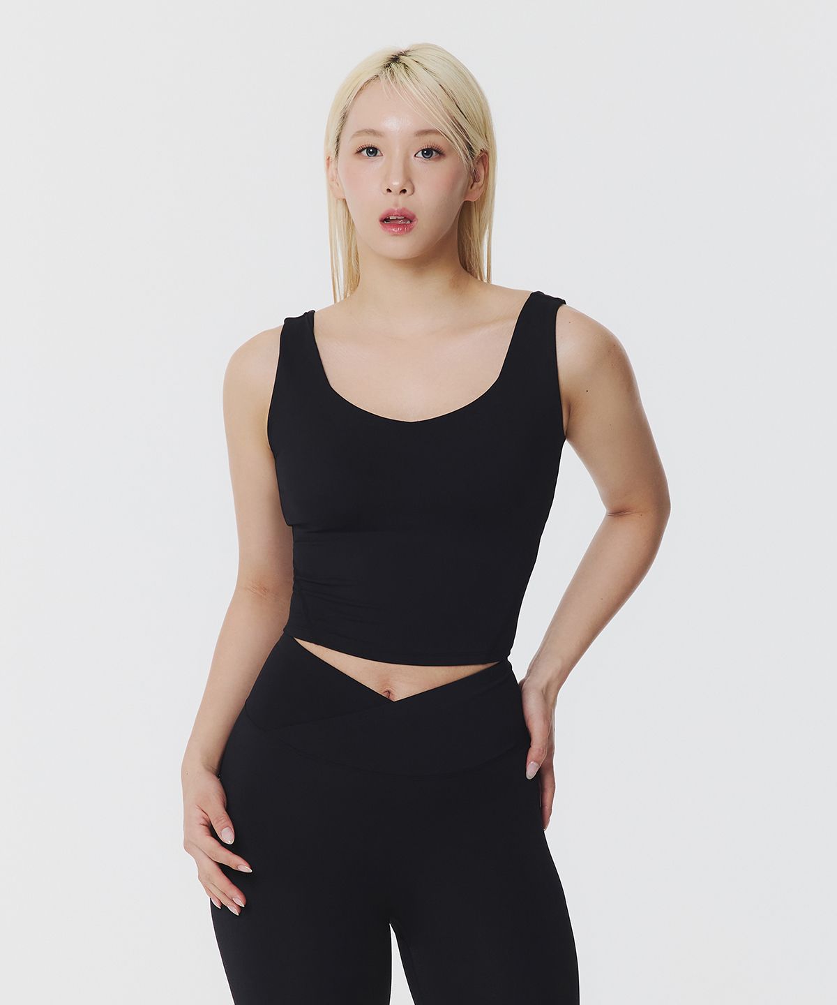 무신사 스탠다드 스포츠(MUSINSA STANDARD SPORTS) 무브텐션 슬리브리스 브라탑 우먼 (4color)