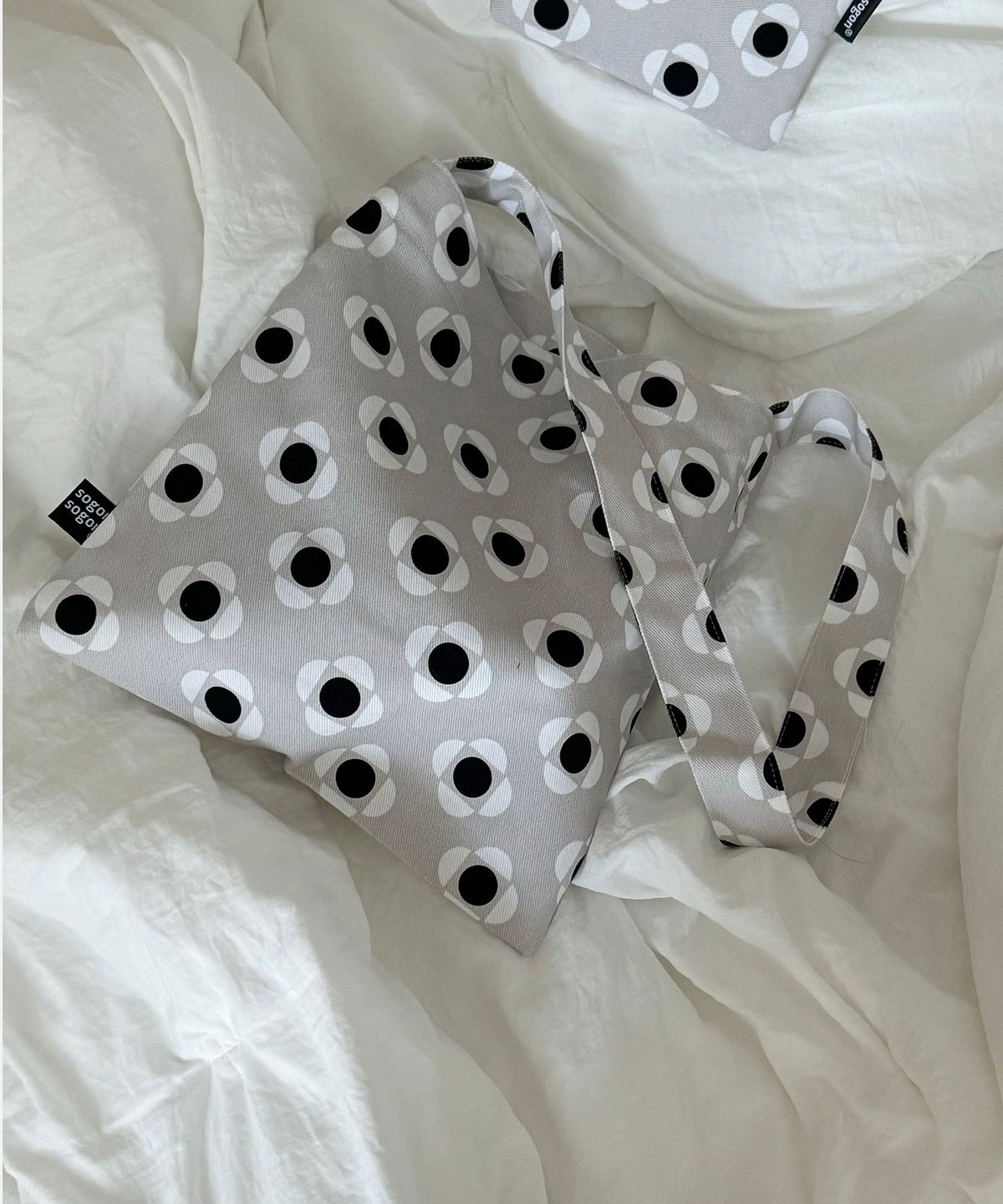 소곤소곤(SOGONSOGON) dot flower mini bag