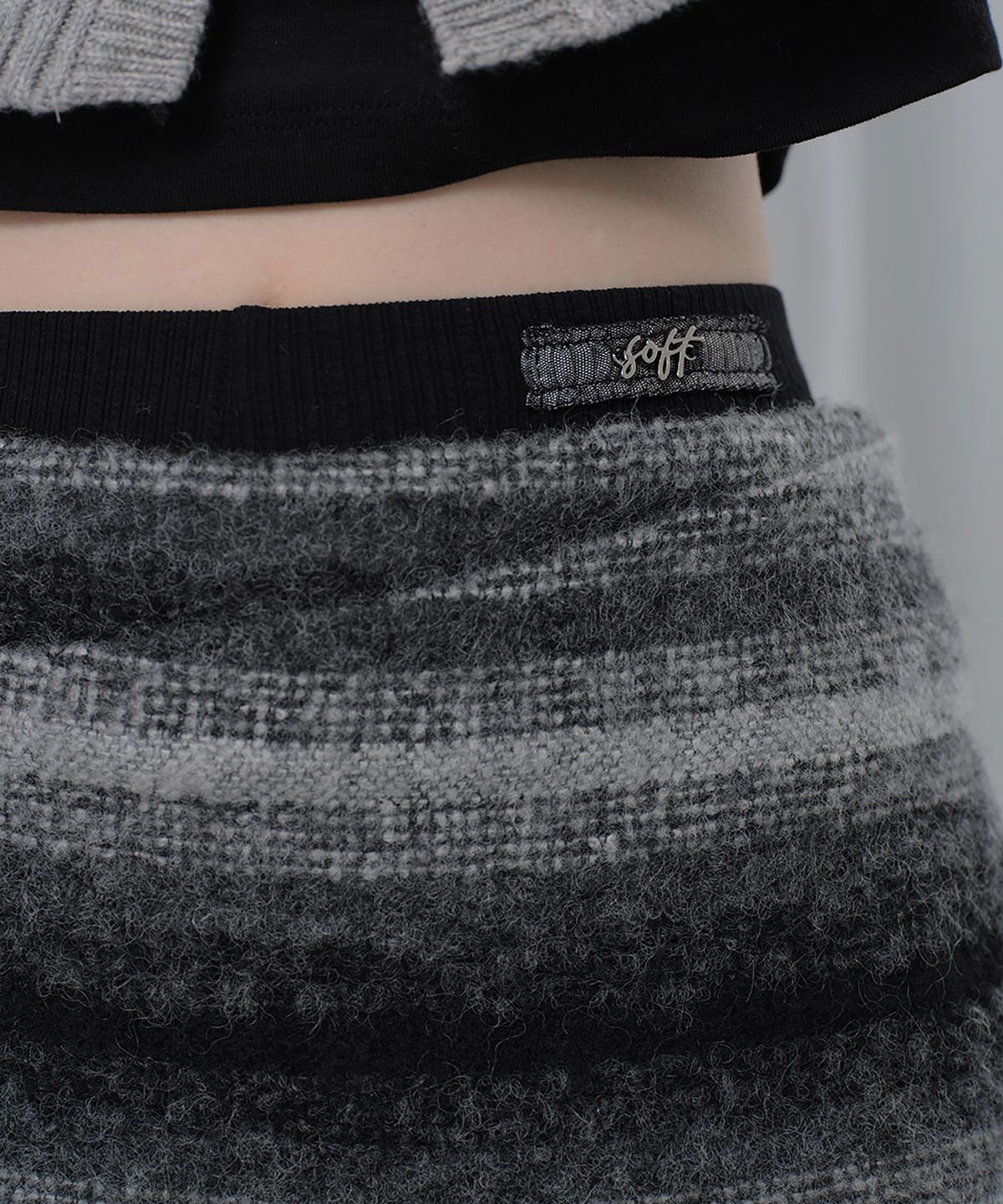 소프트서울(SOFT SEOUL) 레더 패치드 랩 스커트 [블랙]