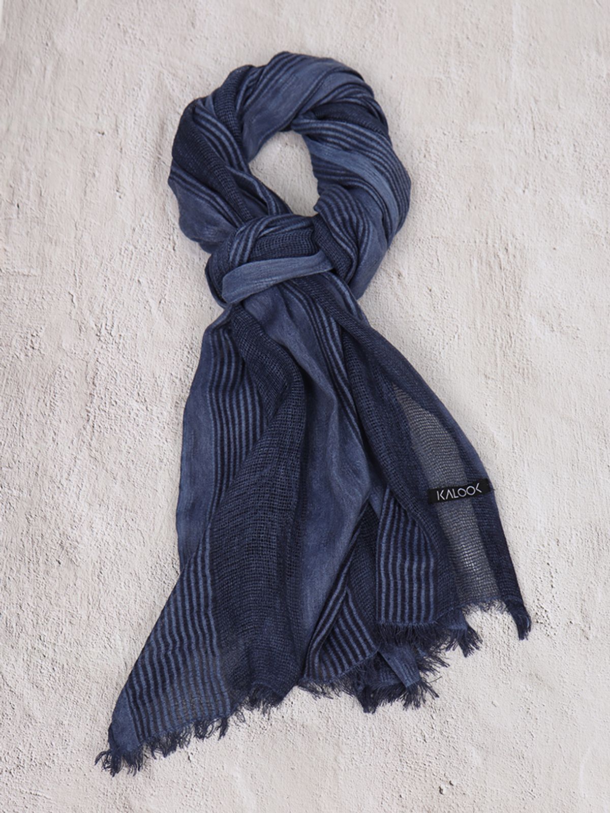 이카룩(IKALOOK) 소프트 링클 스트라이프 패턴 머플러 AMU130