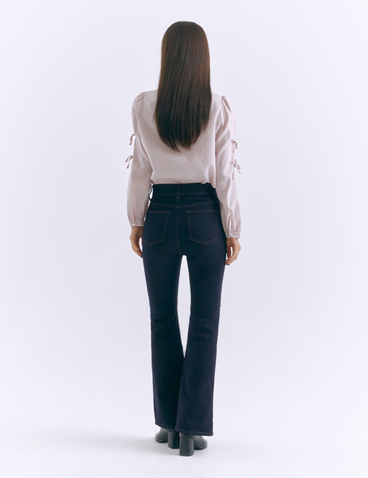 로엠(ROEM) Fitme 논페이드 롱 부츠컷 데님(기모)_RMTJE4VG03