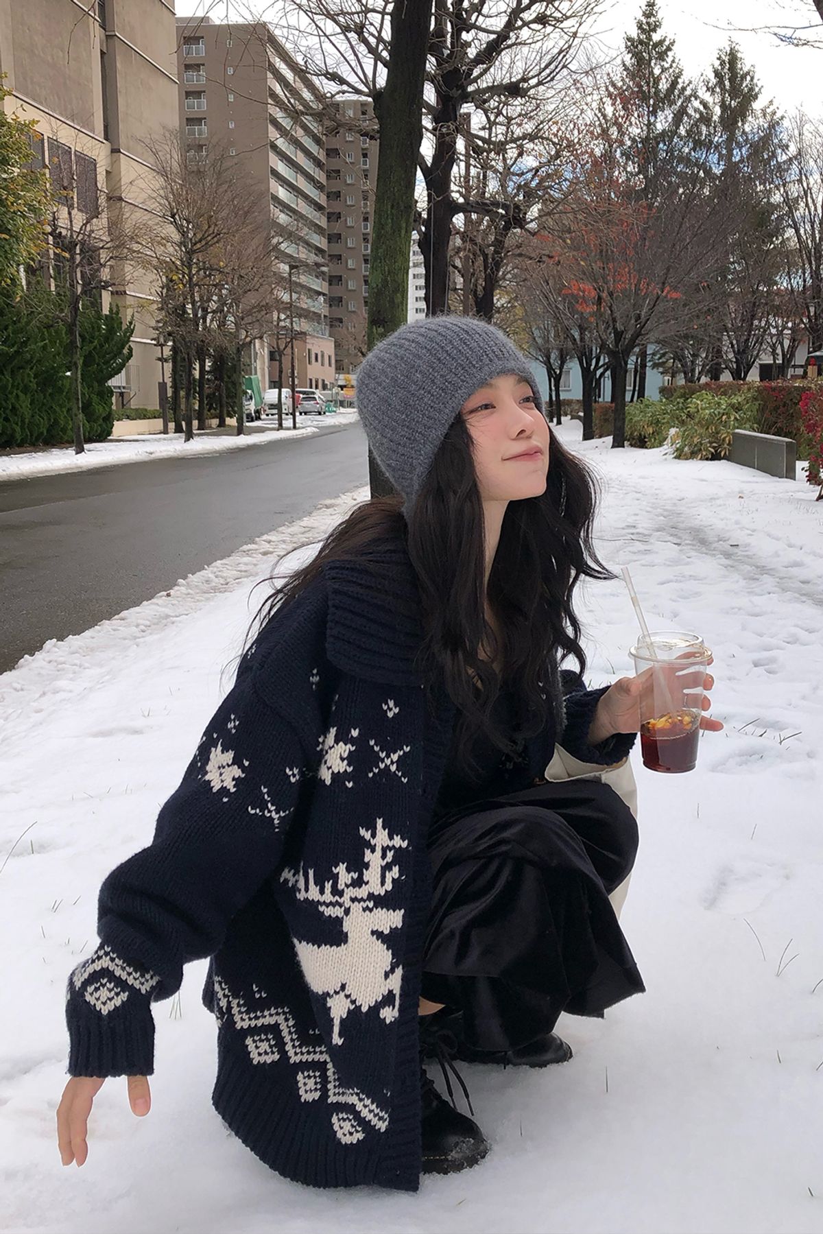 위드아웃썸머(WITHOUT SUMMER) 디어 코위찬 가디건_네이비
