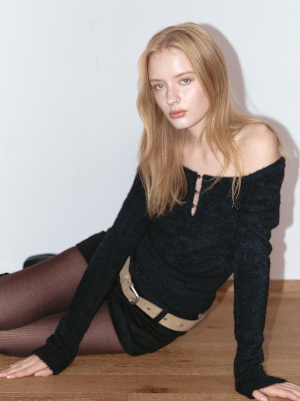MUSINSA公式 | ASURA SOFTY HOOK KNIT TOP (BLACK)