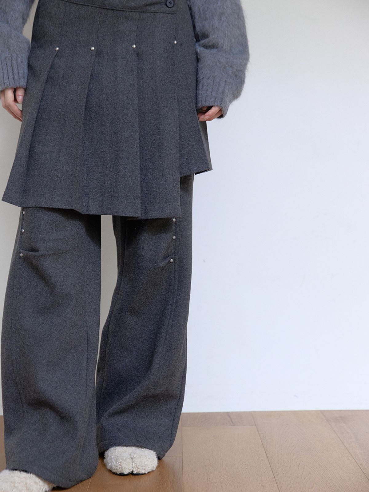 아수라(ASURA) WOOL RIVET PANTS (CHARCOAL)