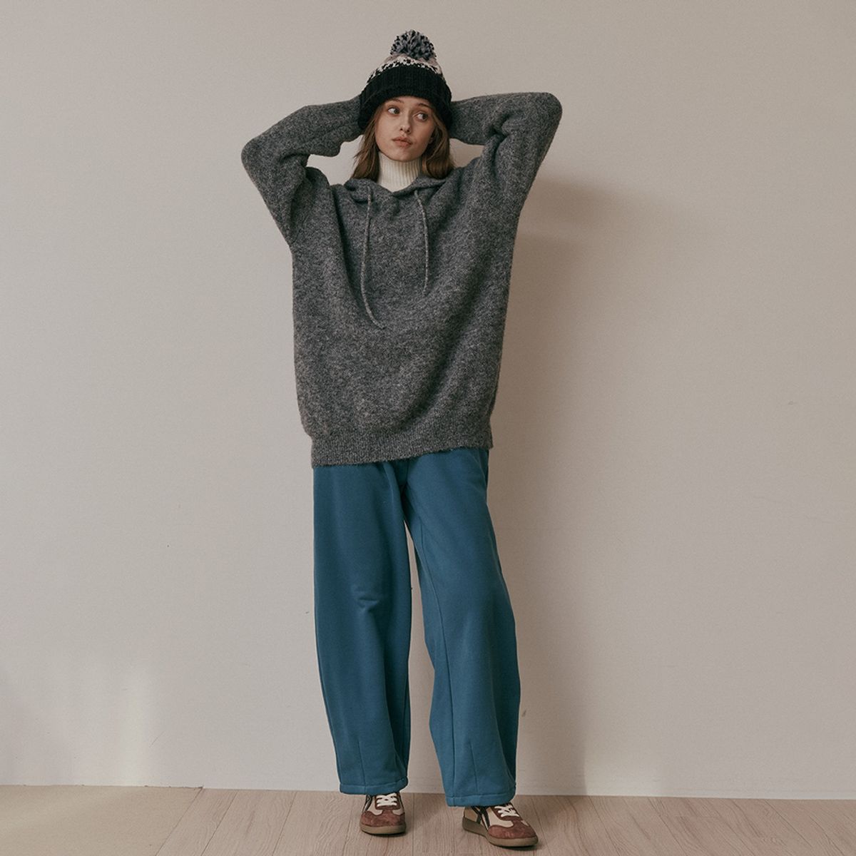 에이앤레이(AEIREI) AR_Turtleneck cable knit sweater_2color