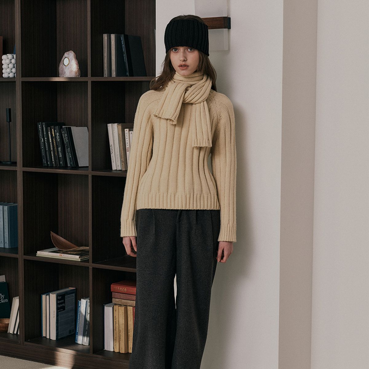 에이앤레이(AEIREI) AR_Vertical striped muffler knit top