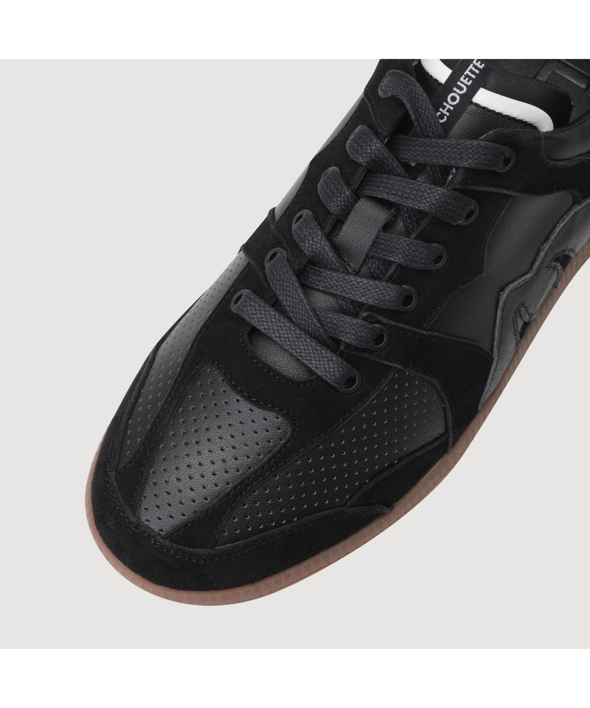 럭키슈에뜨(LUCKY CHOUETTE) [Holiday Edition] Front Punching Color Block Sneakers (black) LK1CM25010BKX