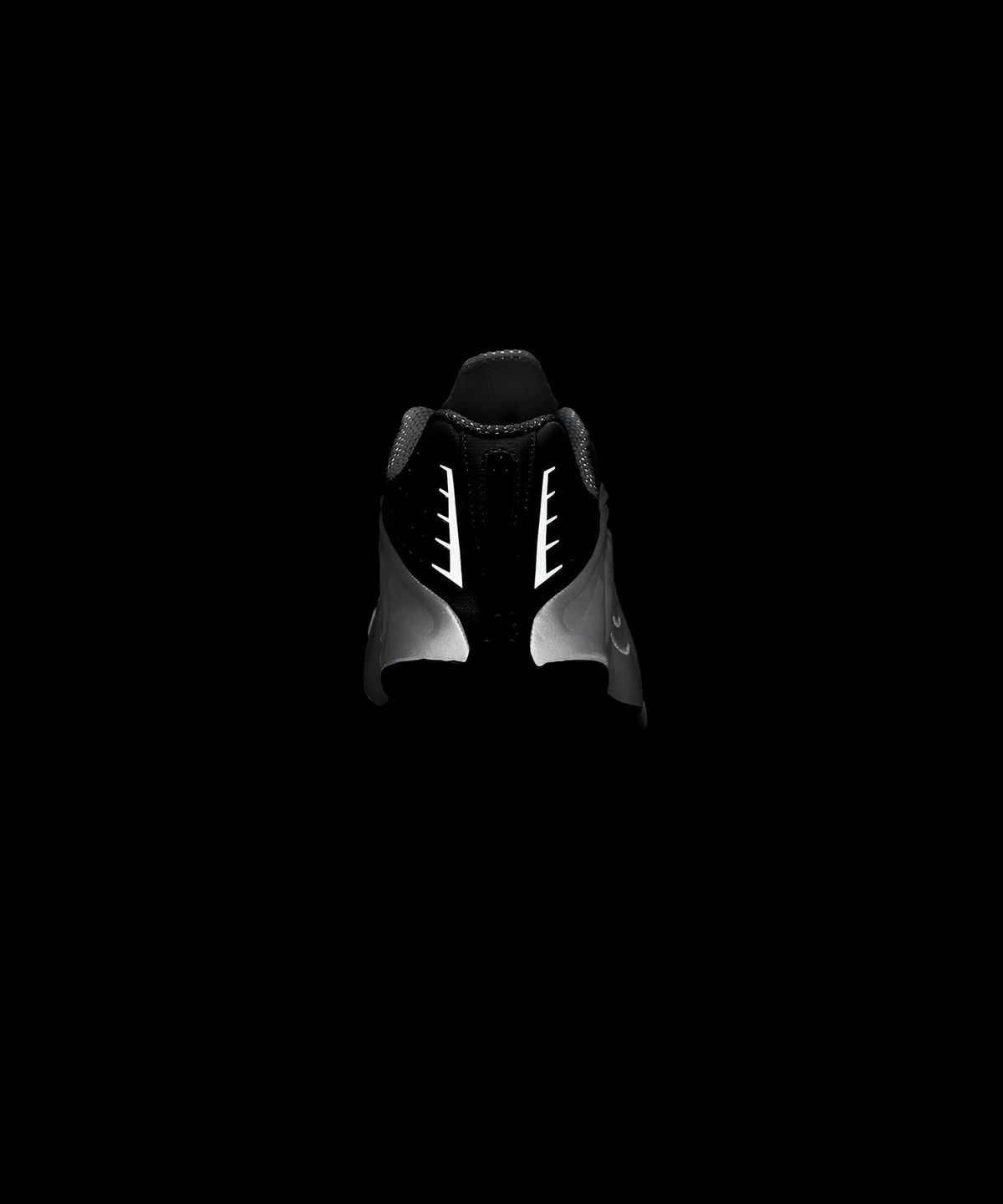 나이키(NIKE) 샥스 R4 W - 화이트:메탈릭 실버:맥스 오렌지:화이트 / AR3565-101