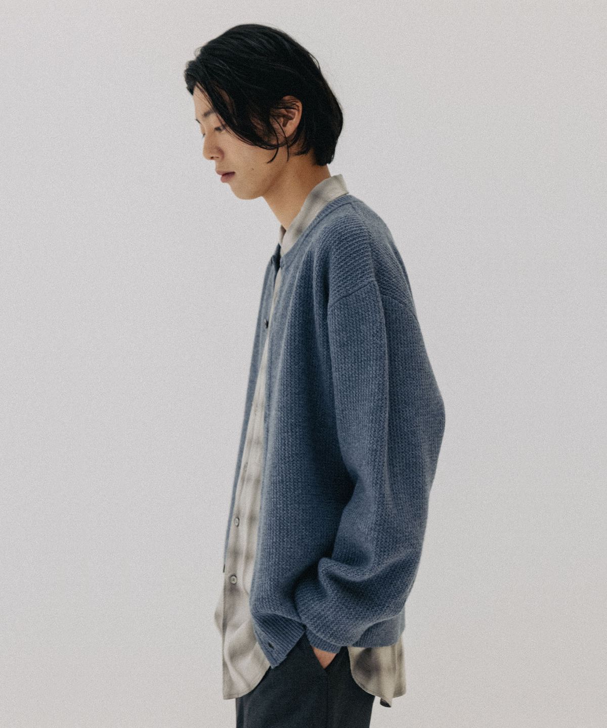 블랭크룸(BLANKROOM) 볼드 라운드 카디건_BLUE NOTE