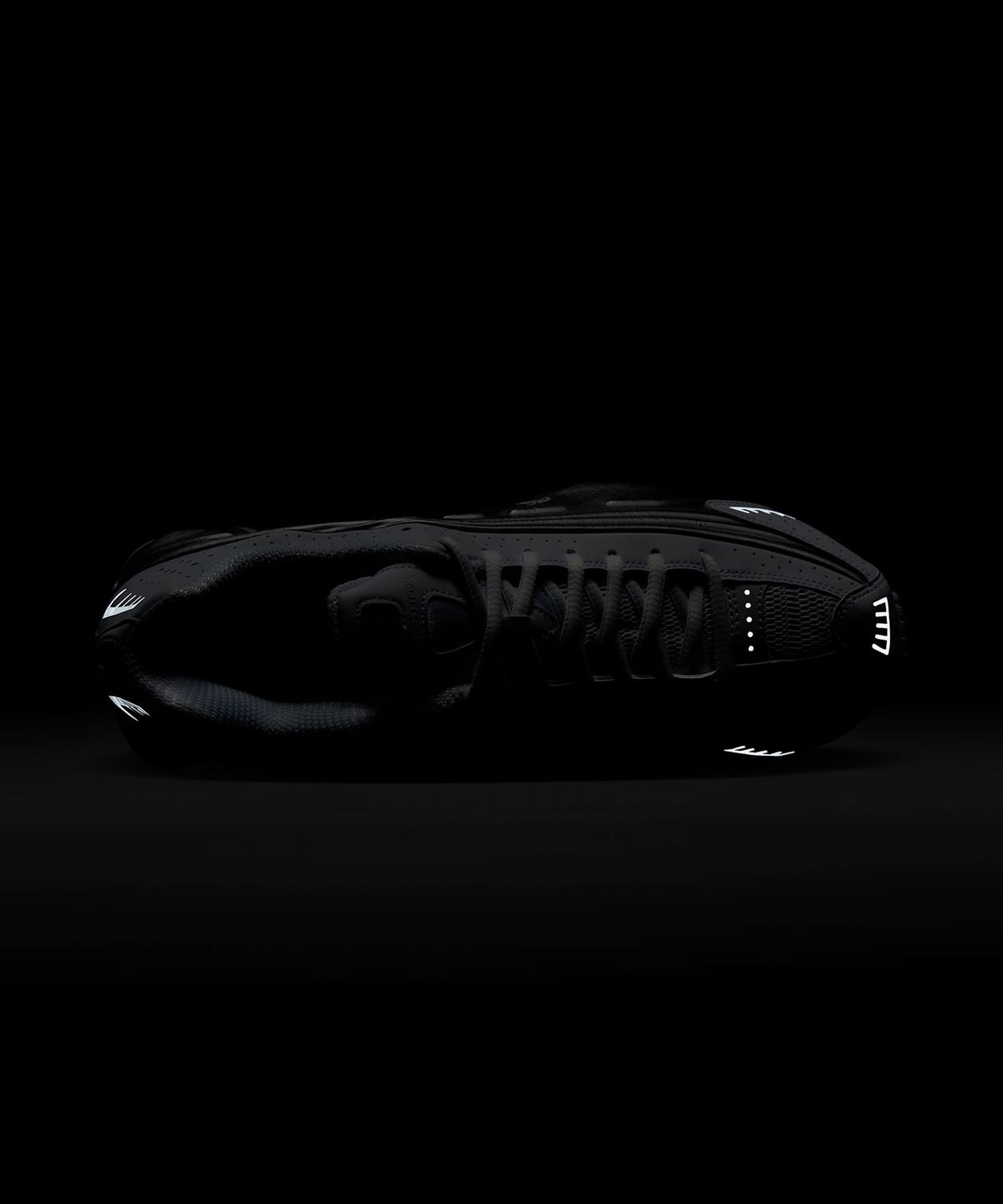 나이키(NIKE) 샥스 R4 M - 화이트:메탈릭 실버 / HQ1988-101