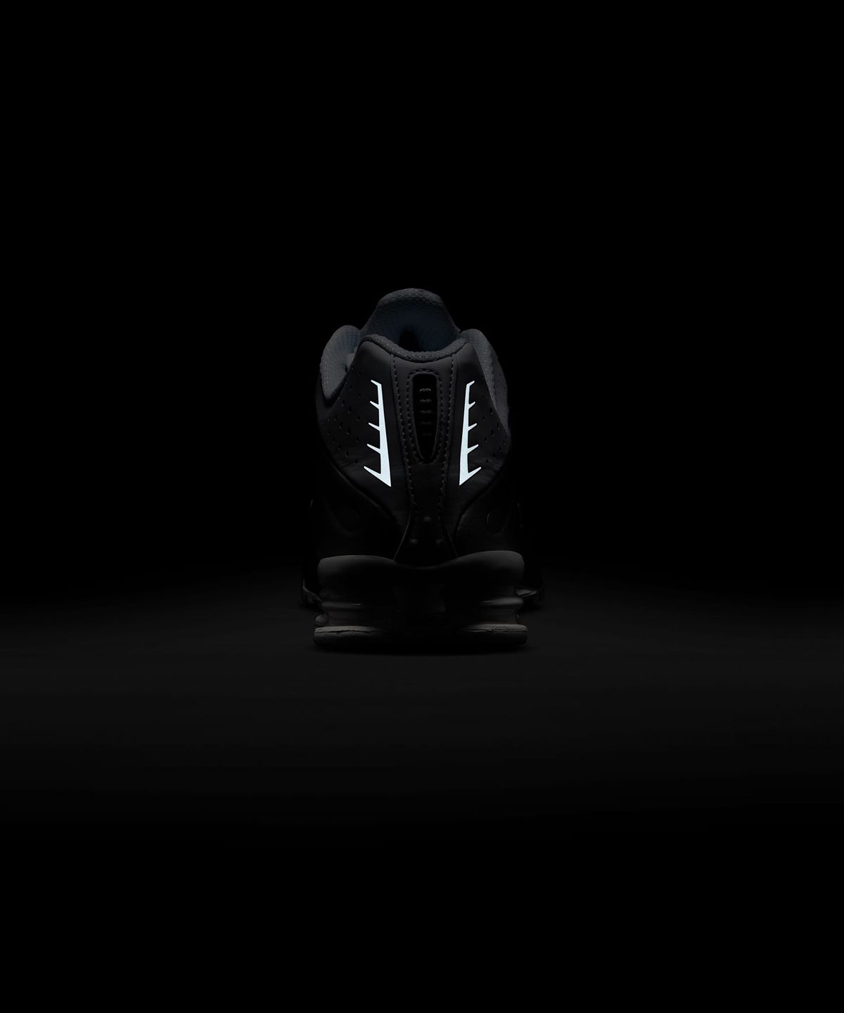 나이키(NIKE) 샥스 R4 M - 화이트:메탈릭 실버 / HQ1988-101