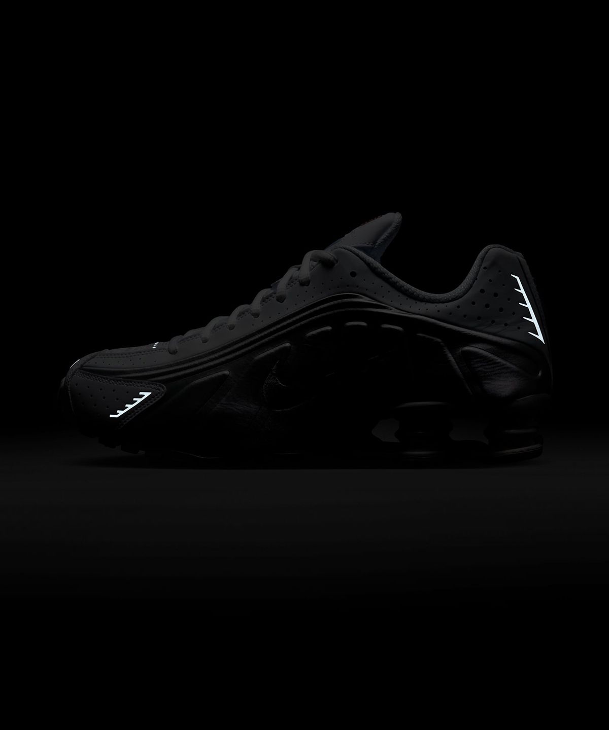 나이키(NIKE) 샥스 R4 M - 화이트:메탈릭 실버 / HQ1988-101