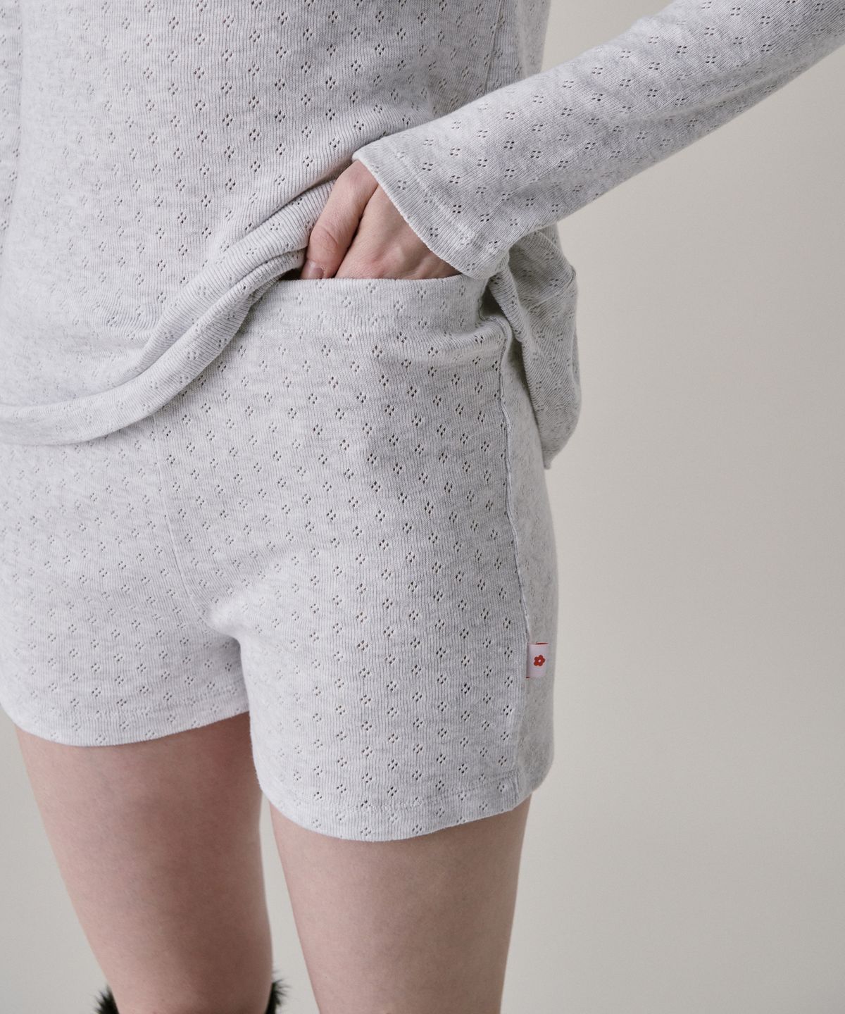 준준스페이스(JUNEJUNE SPACE) Patterned Knit Shorts_Grey (패턴 니트 쇼츠_그레이)