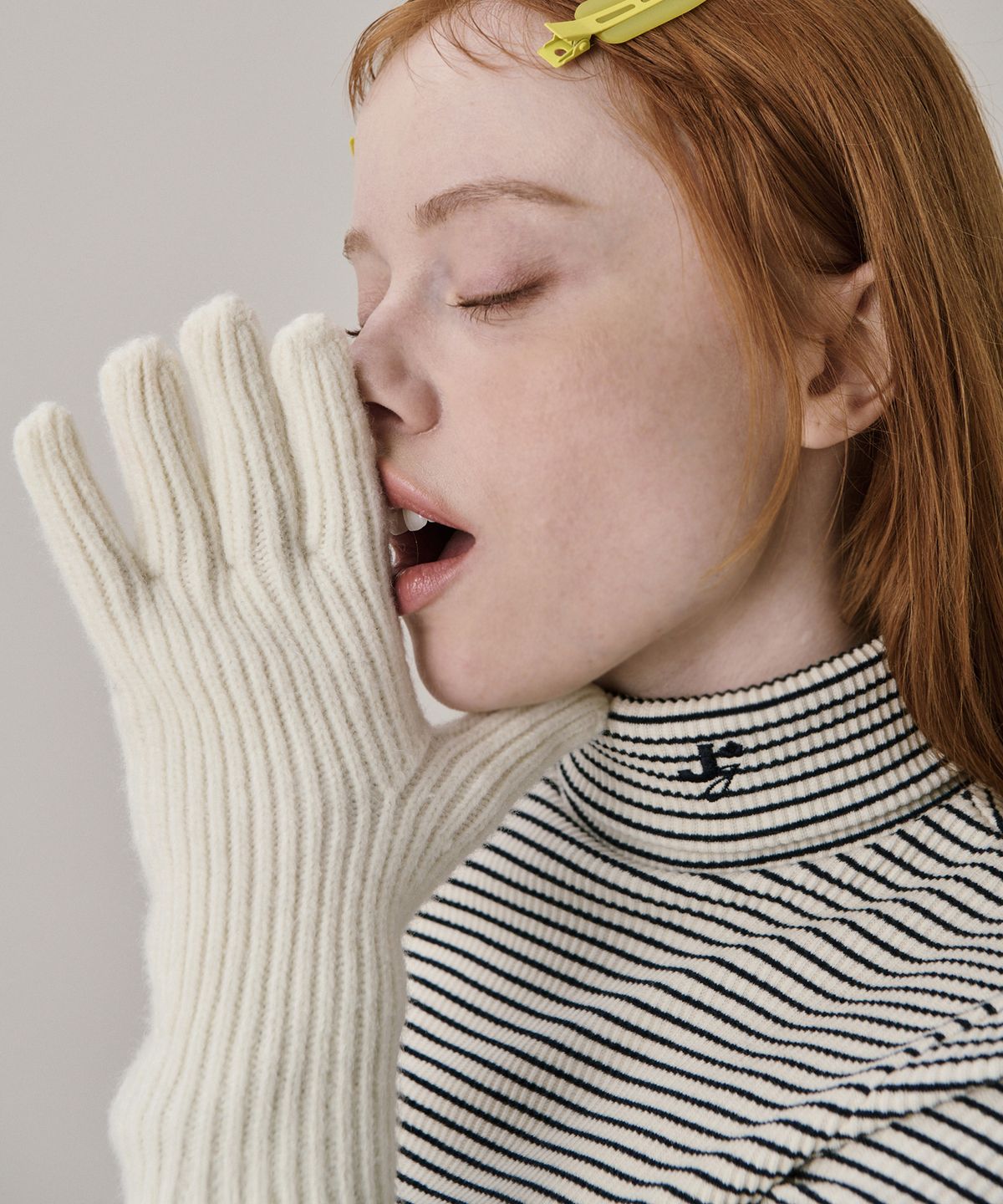 준준스페이스(JUNEJUNE SPACE) New Logo Stripe Turtleneck T-shirt_Ivory (뉴 로고 스트라이프 터틀넥 티셔츠_아이보리)