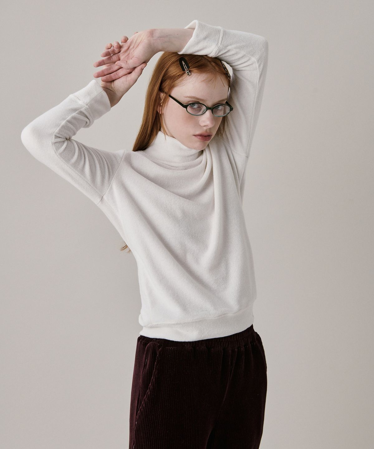 준준스페이스(JUNEJUNE SPACE) New Logo Basic Turtleneck T-shirt_White (뉴 로고 베이직 터틀넥 티셔츠_화이트)