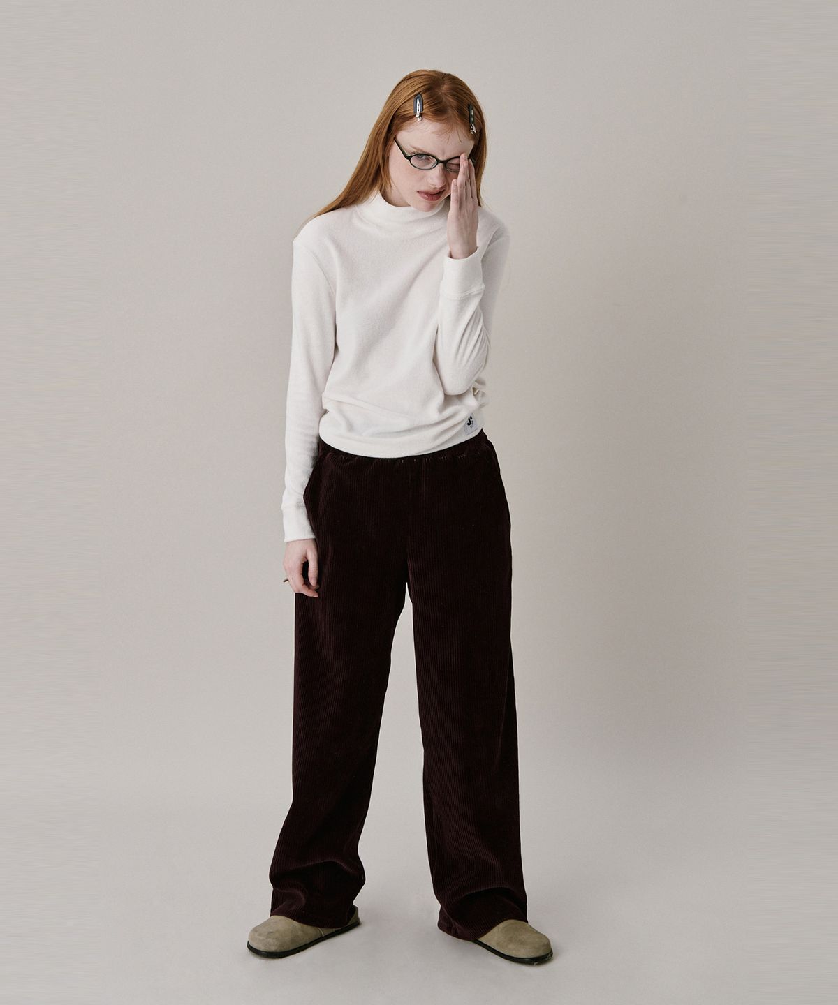 준준스페이스(JUNEJUNE SPACE) New Logo Basic Turtleneck T-shirt_White (뉴 로고 베이직 터틀넥 티셔츠_화이트)