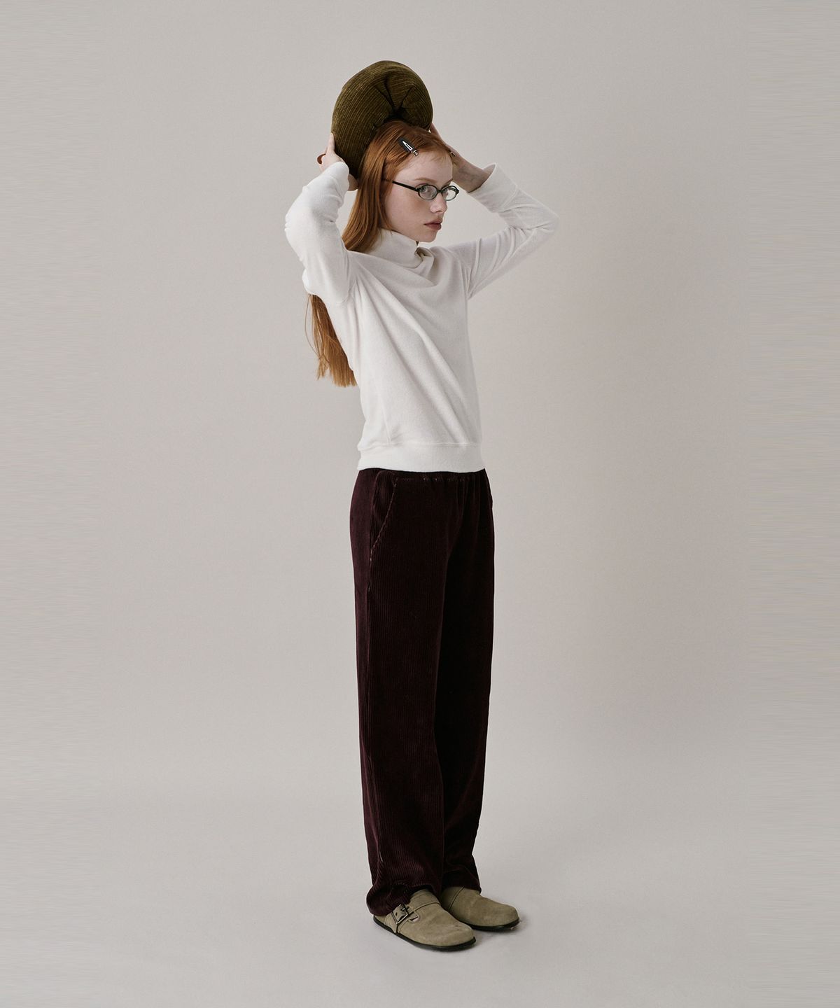 준준스페이스(JUNEJUNE SPACE) New Logo Basic Turtleneck T-shirt_White (뉴 로고 베이직 터틀넥 티셔츠_화이트)