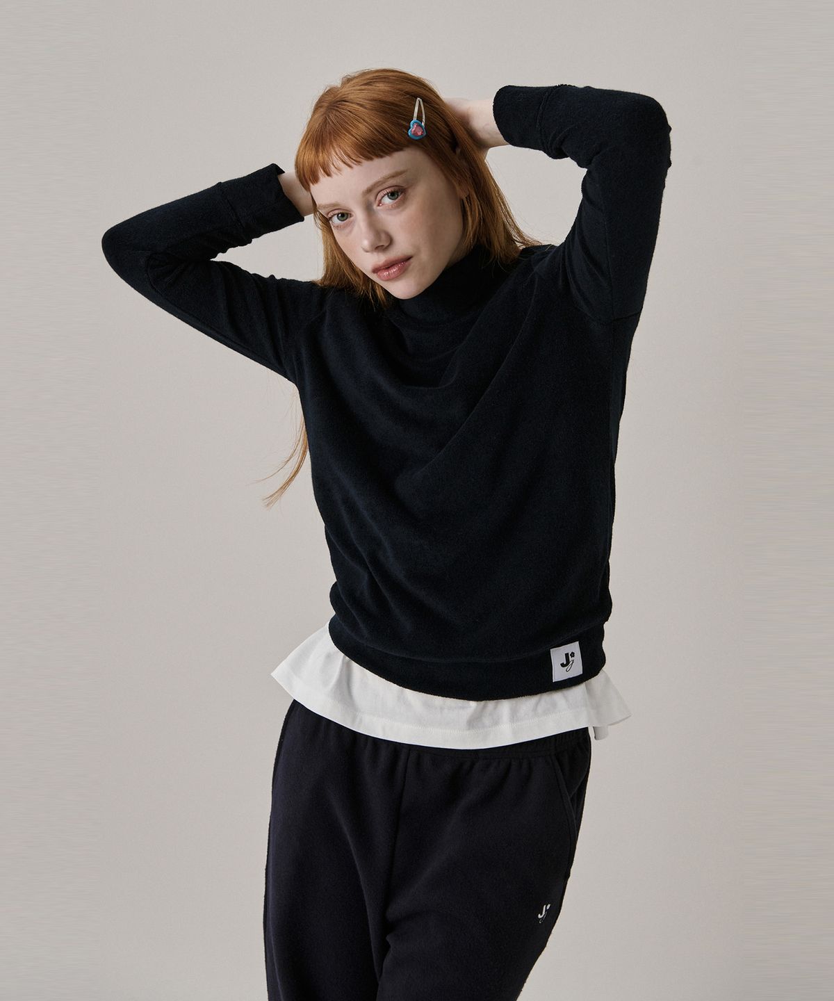 준준스페이스(JUNEJUNE SPACE) New Logo Basic Turtleneck T-shirt_Navy (뉴 로고 베이직 터틀넥 티셔츠_네이비)