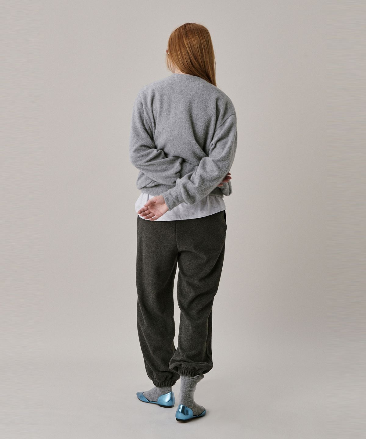 준준스페이스(JUNEJUNE SPACE) New Logo Fleece Sweatshirt_Grey (뉴 로고 플리스 스웻셔츠_그레이)