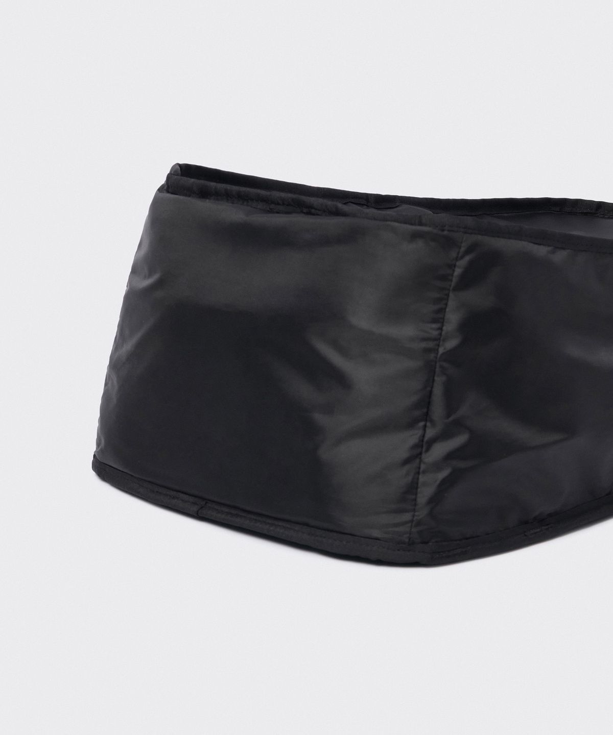무신사 스탠다드(MUSINSA STANDARD) 코듀라 래쉬 탭 백팩 [블랙]