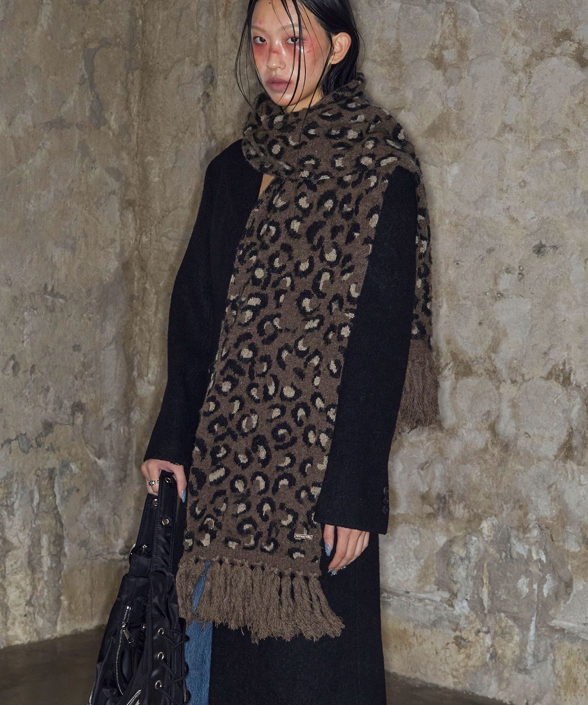낫노잉(NOTKNOWING) Leopard Alpaca Muffler (BROWN)