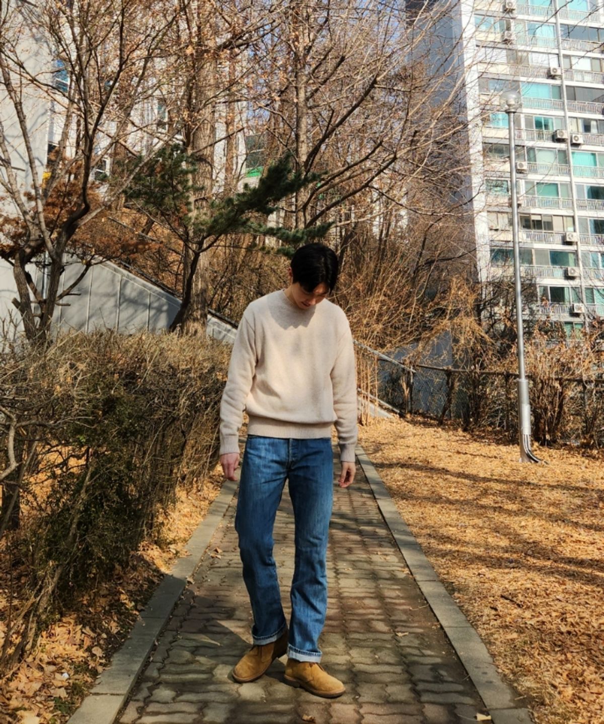 커즈넬로(CUZNELLO) 포멀 라운드 니트_베이지