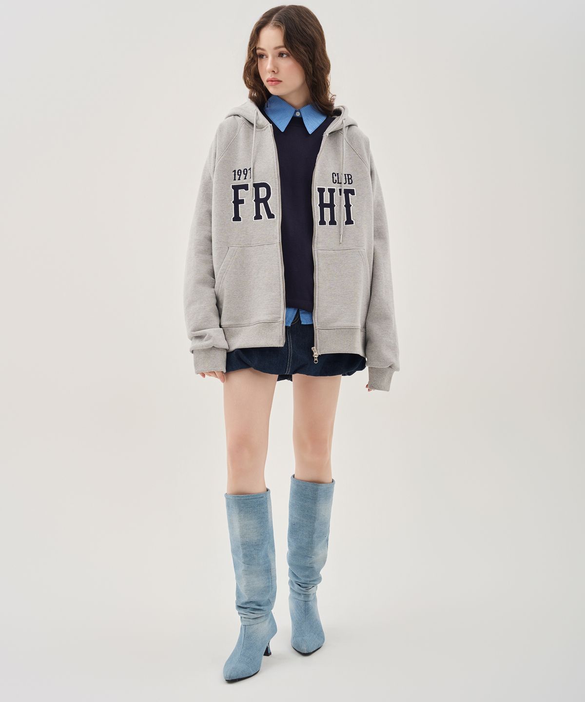 프라이하잇(THEFRHT) 투웨이 로고 패치 래글런 후드 집업 (그레이)