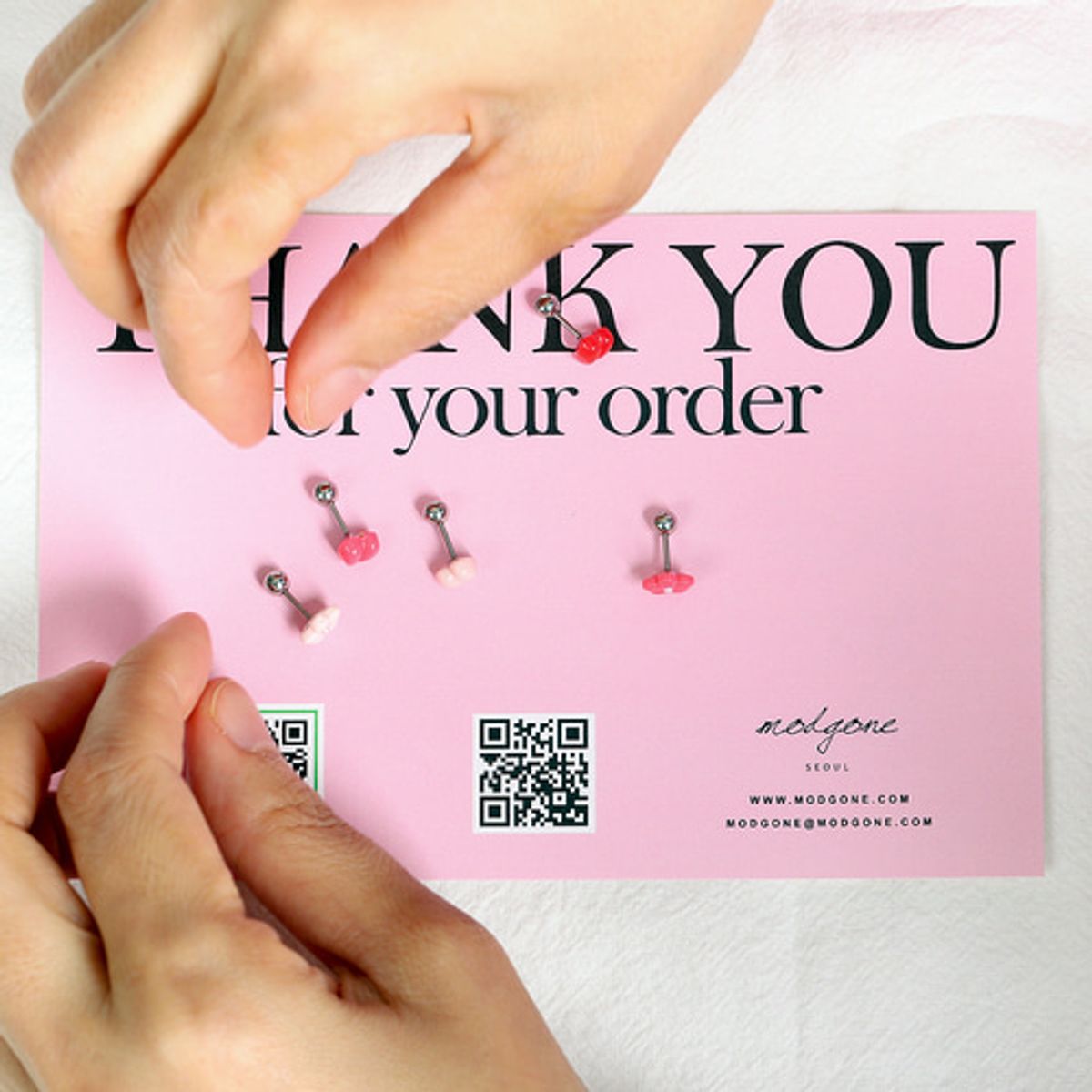 모드곤(MODGONE) 0.8mm 귀걸이침 두께 얇은 하트 피어싱 Heart piercing