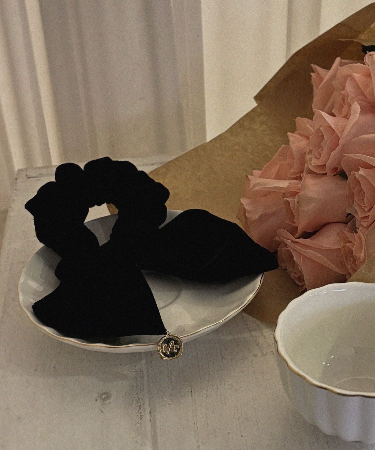 벨류엣(VALLUAT) Velvet Ribbon Scrunchie_Black