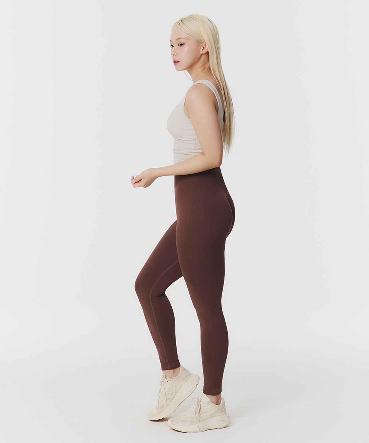 무신사 스탠다드 스포츠(MUSINSA STANDARD SPORTS) 무브컴피 힙셔링 레깅스 우먼 (2color)