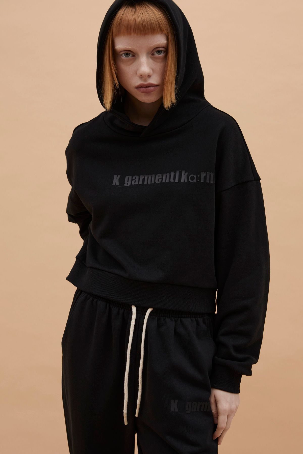 카먼트(K-GARMENT) W 크롭 후디 BLACK