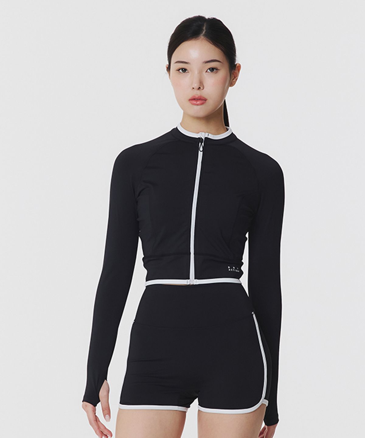 무신사 스탠다드 스포츠(MUSINSA STANDARD SPORTS) 크롭 래쉬가드 집업 우먼 (2color)