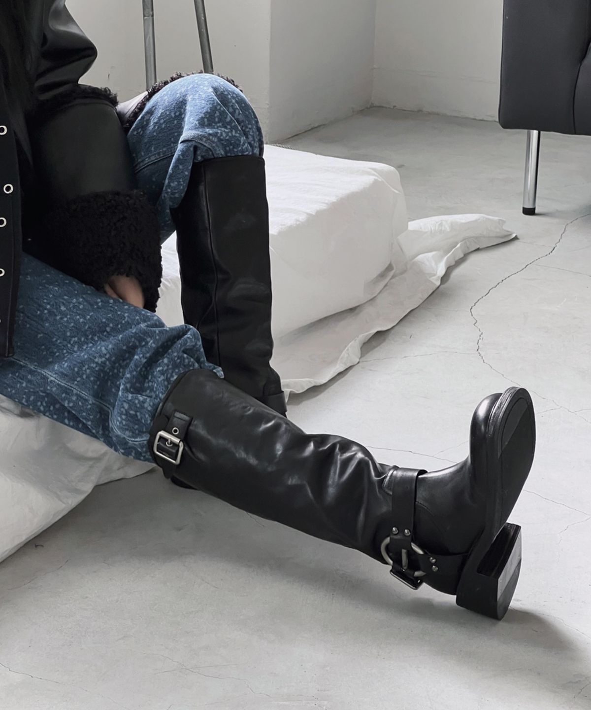 바이아덜스(BYOTHERS) (Leather)Farroca buckle boots