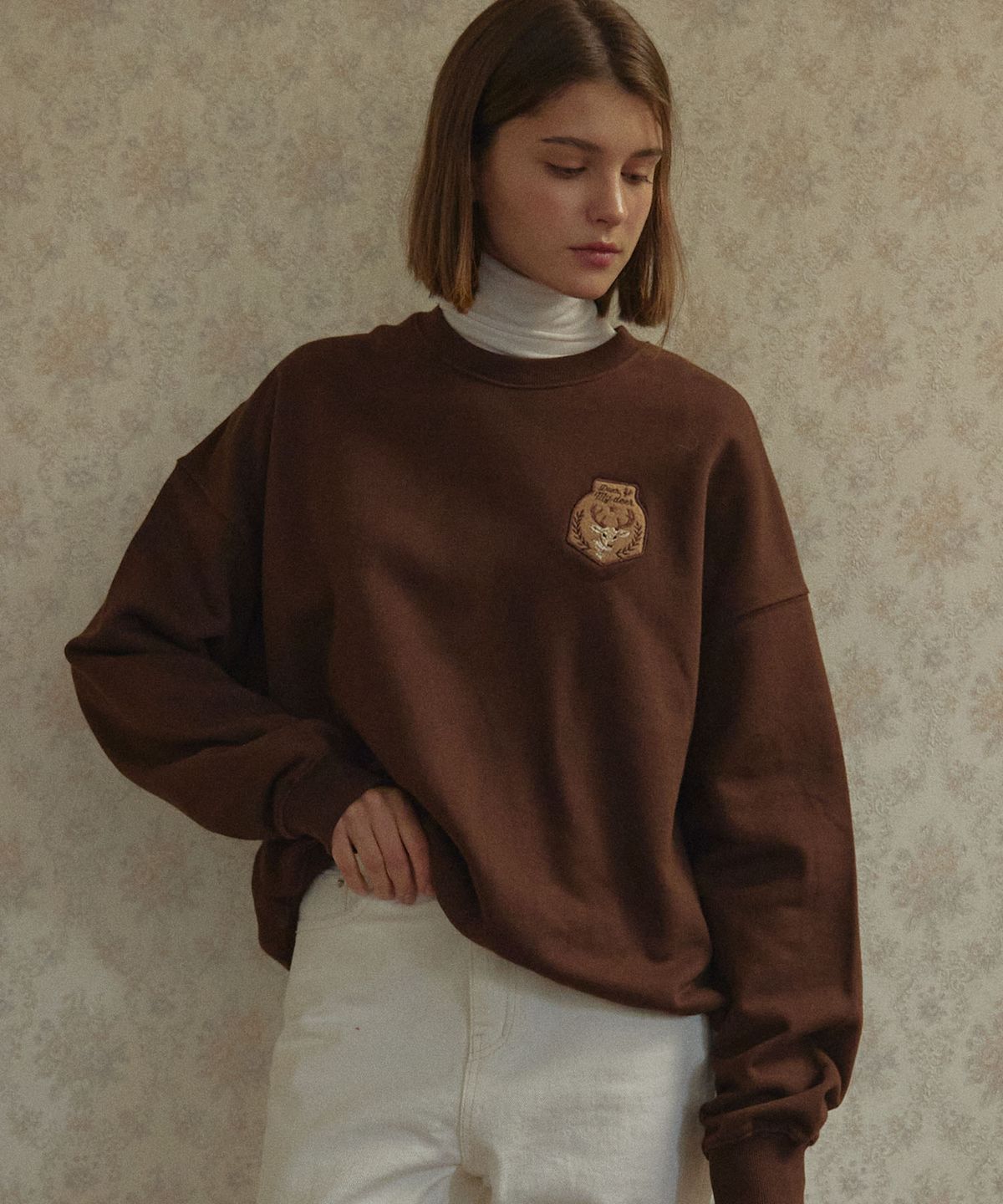 디어마이디어(DEARMYDEER) Wappen Sweatshirt (Brown)