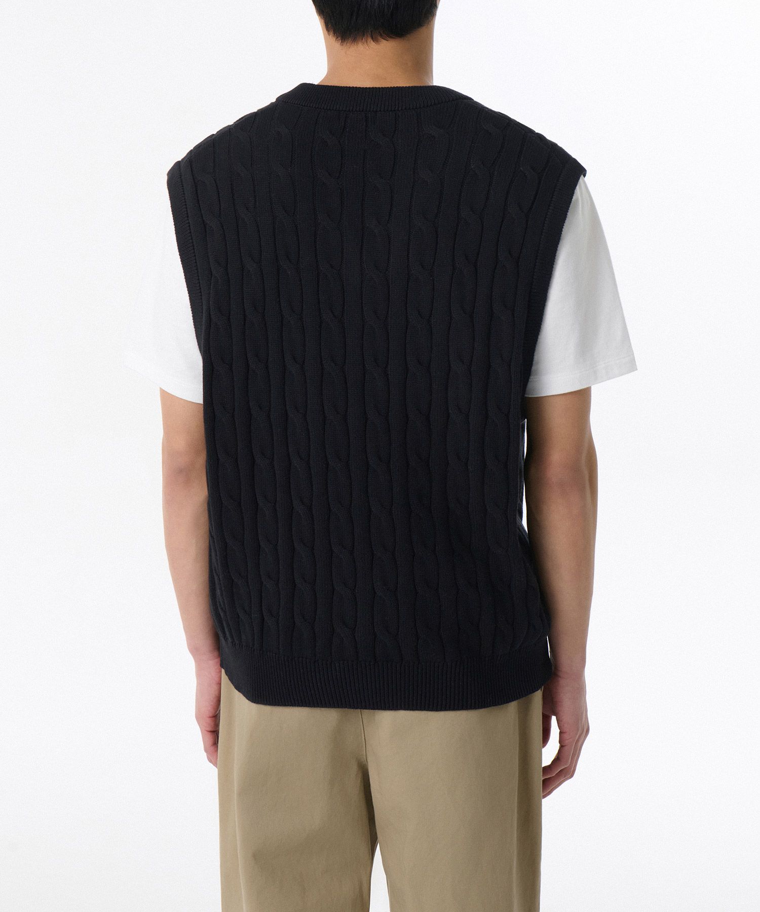 MUSINSA | MUSINSA STANDARD Cotton Cable V-Neck Knit Vest [Black]