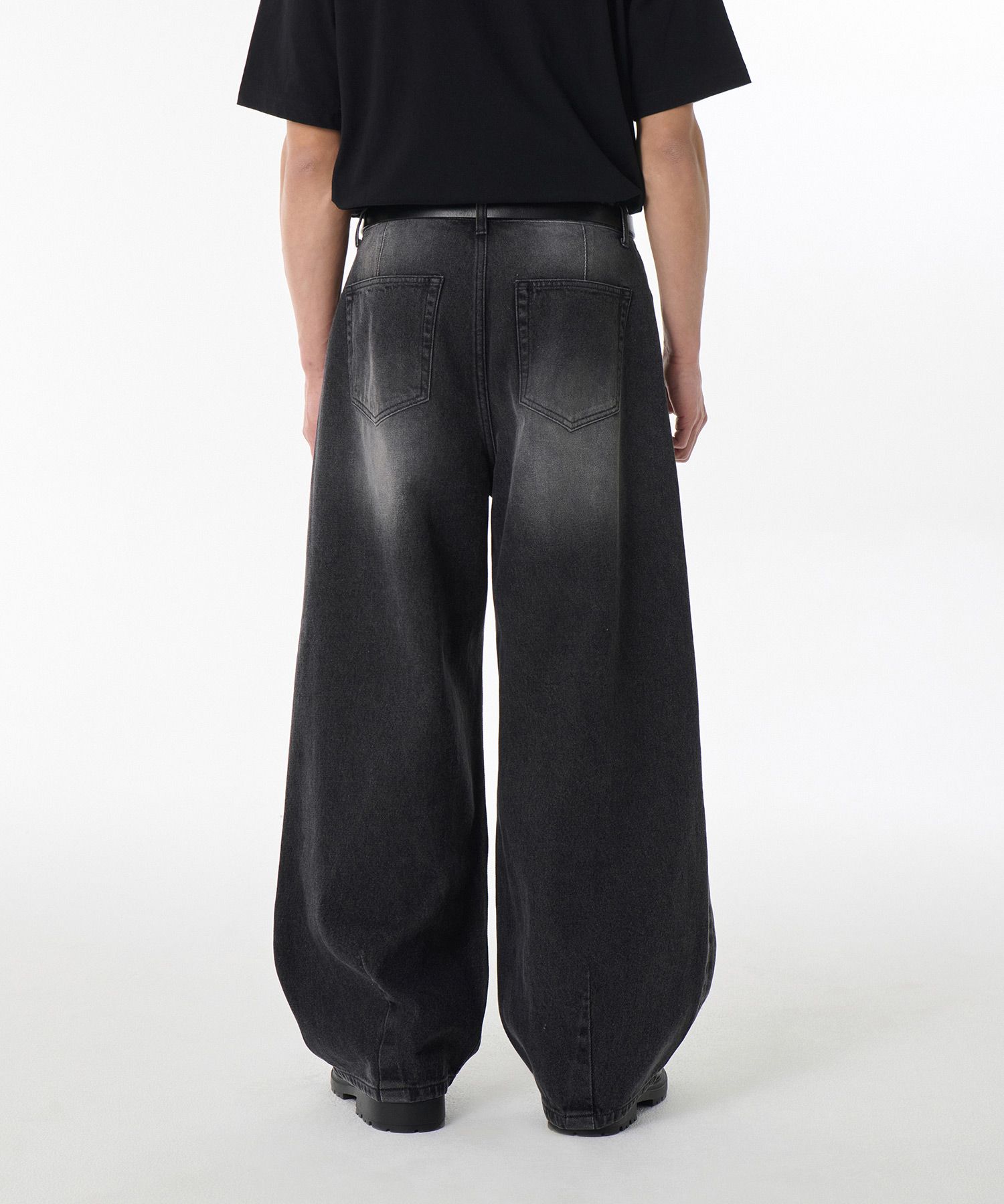 MUSINSA | MUSINSA STANDARD Big Brush Balloon Denim Pants [Black]