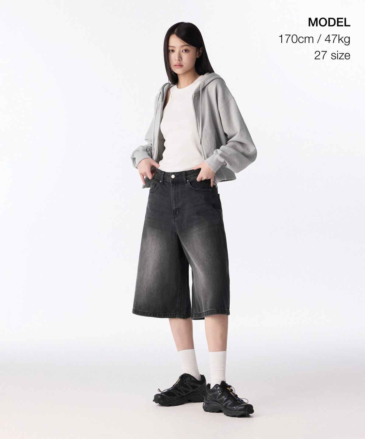 무신사 스탠다드 우먼(MUSINSA STANDARD WOMAN) 우먼즈 빅 브러쉬 와이드 버뮤다 데님 팬츠 [워시드 블랙]