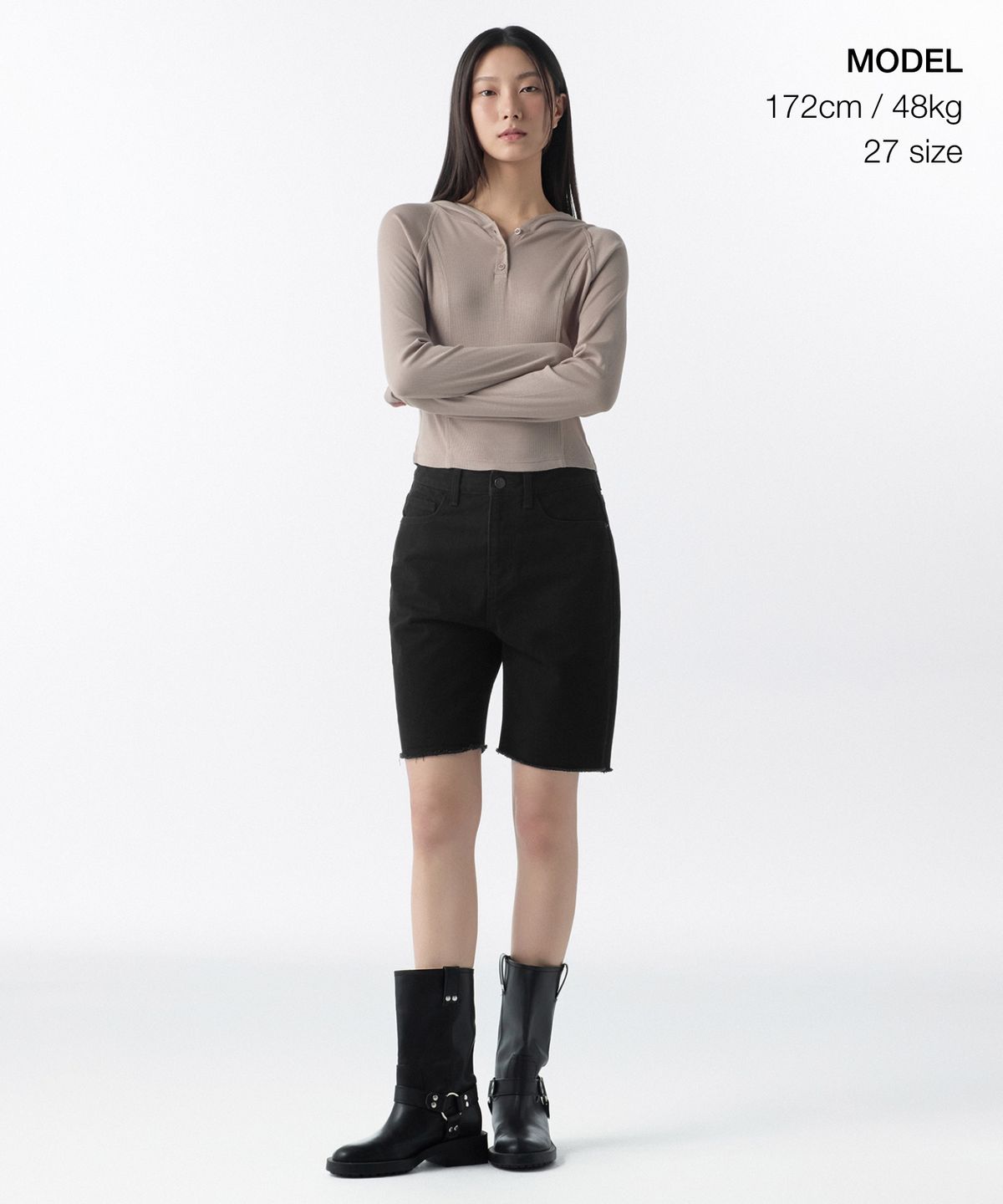 무신사 스탠다드 우먼(MUSINSA STANDARD WOMAN) 우먼즈 컷 오프 데님 바이커 쇼츠 [블랙]