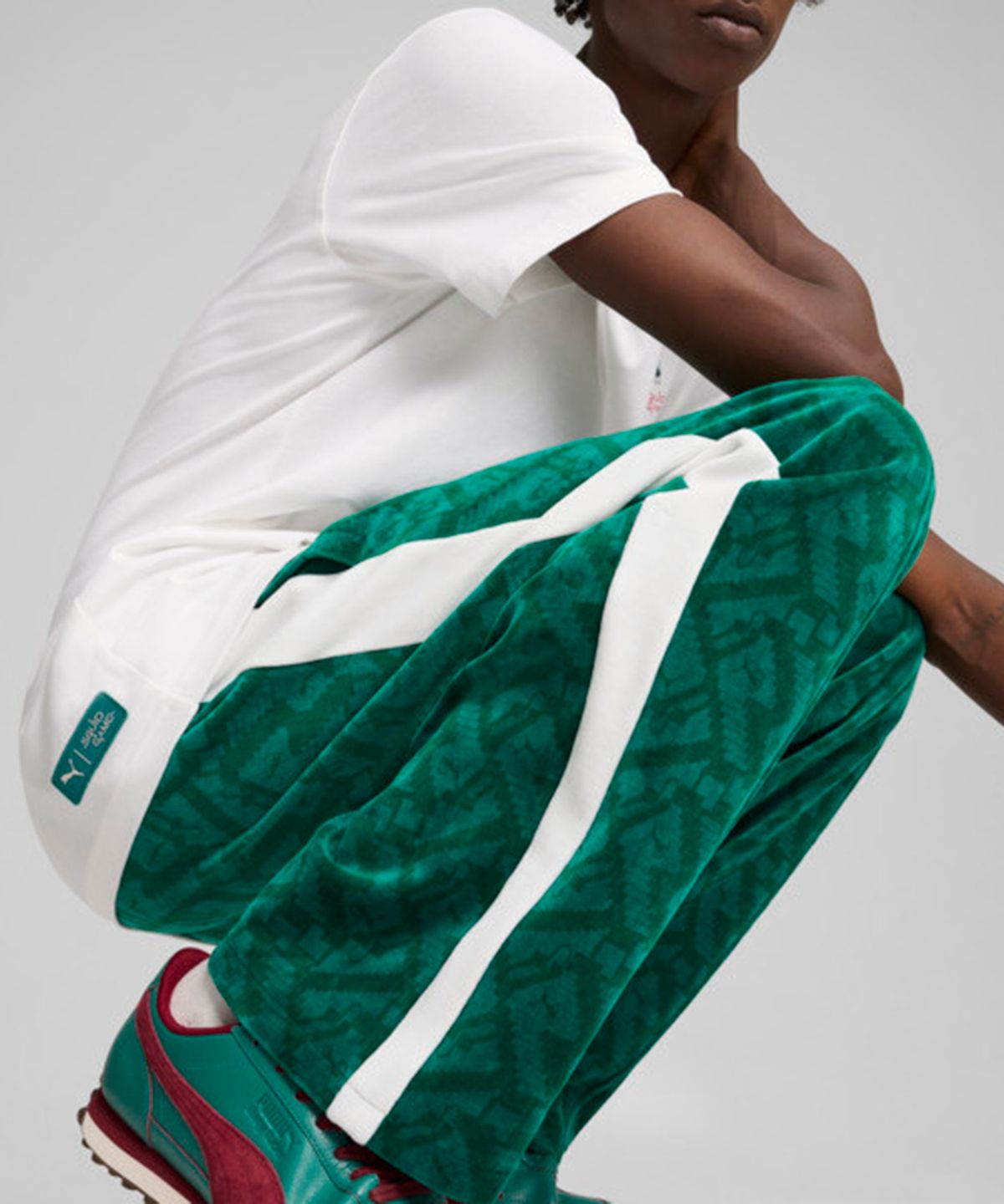 푸마(PUMA) 푸마 X 오징어게임 T7 아이코닉 스트레이트 트랙 팬츠 - 그린 / 627429-86