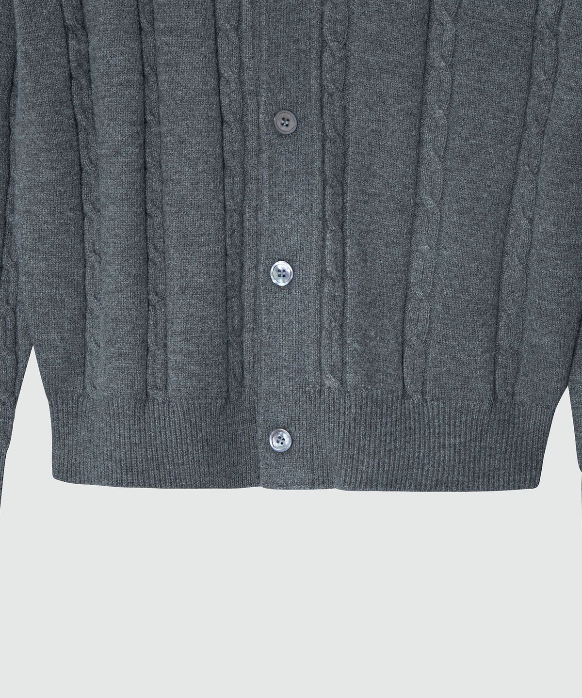 이지오(EZIO) Cable button-up Collar Cardigan_Charcoal
