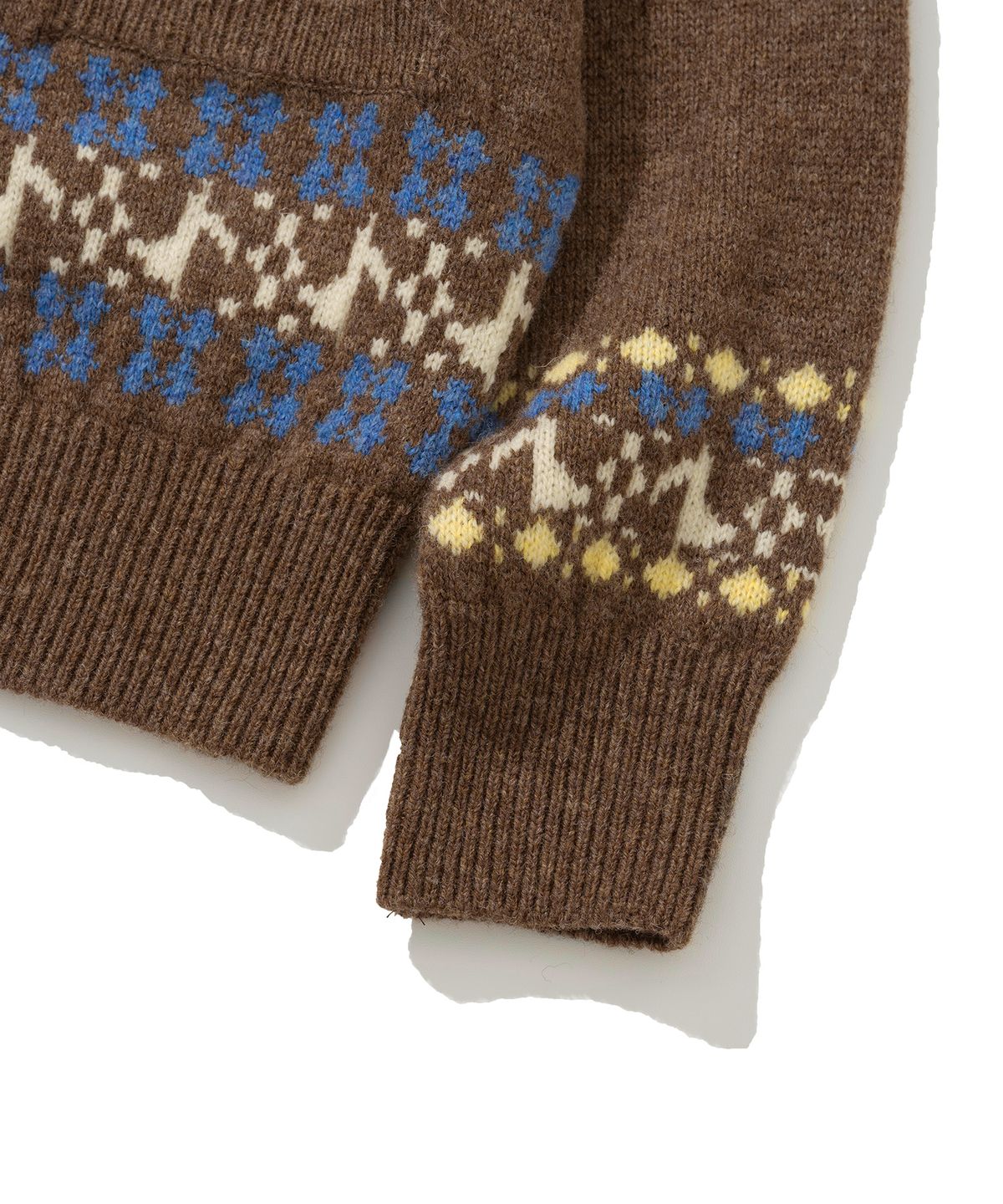 니티드(KNITTED) 노르딕 멜로디 후디 가디건 BROWN